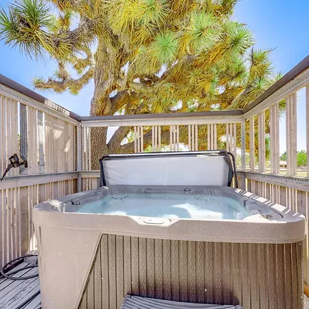 Yucca Valley Oasis With Hot Tub, Near Joshua Tree!